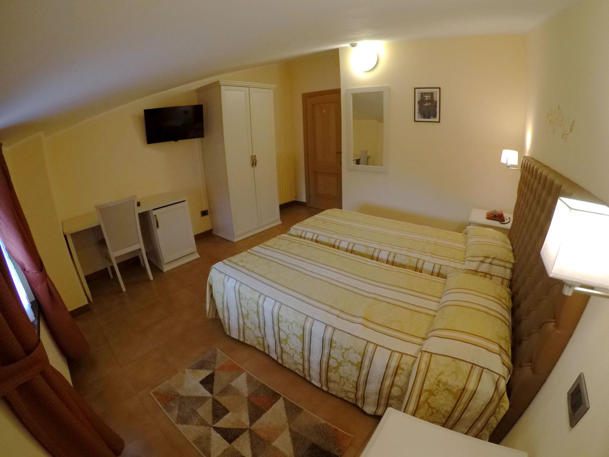 Hotel Ristorante Combolo Teglio Εξωτερικό φωτογραφία