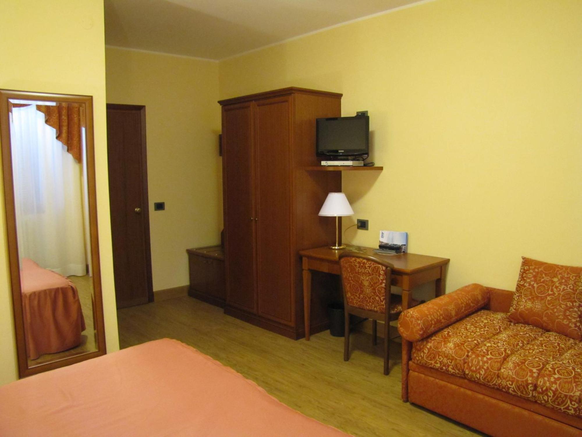 Hotel Ristorante Combolo Teglio Εξωτερικό φωτογραφία
