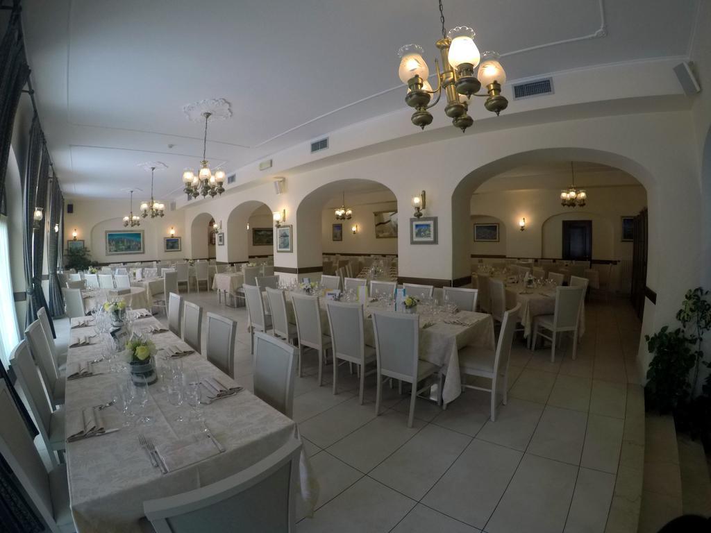 Hotel Ristorante Combolo Teglio Εξωτερικό φωτογραφία