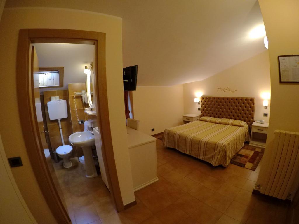 Hotel Ristorante Combolo Teglio Εξωτερικό φωτογραφία