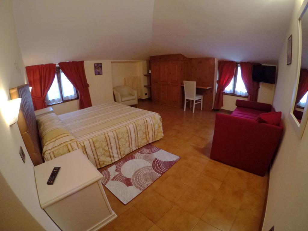 Hotel Ristorante Combolo Teglio Εξωτερικό φωτογραφία
