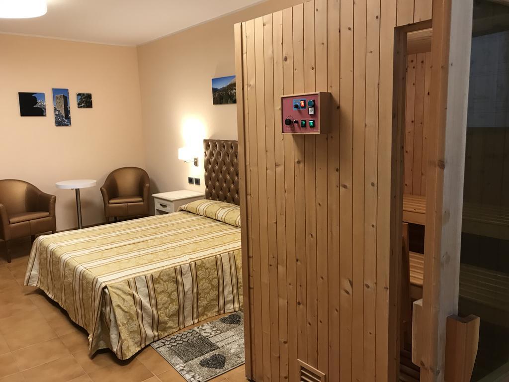 Hotel Ristorante Combolo Teglio Εξωτερικό φωτογραφία