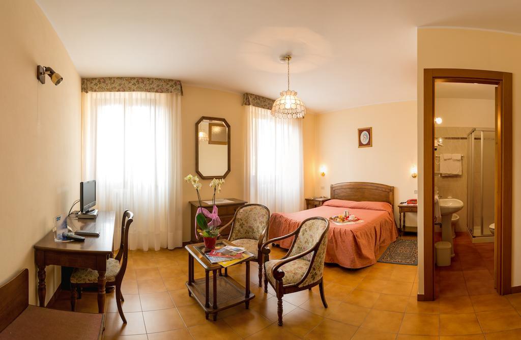 Hotel Ristorante Combolo Teglio Εξωτερικό φωτογραφία